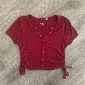 Cropped top with adjustable scrunched sides and snap neckline details size small